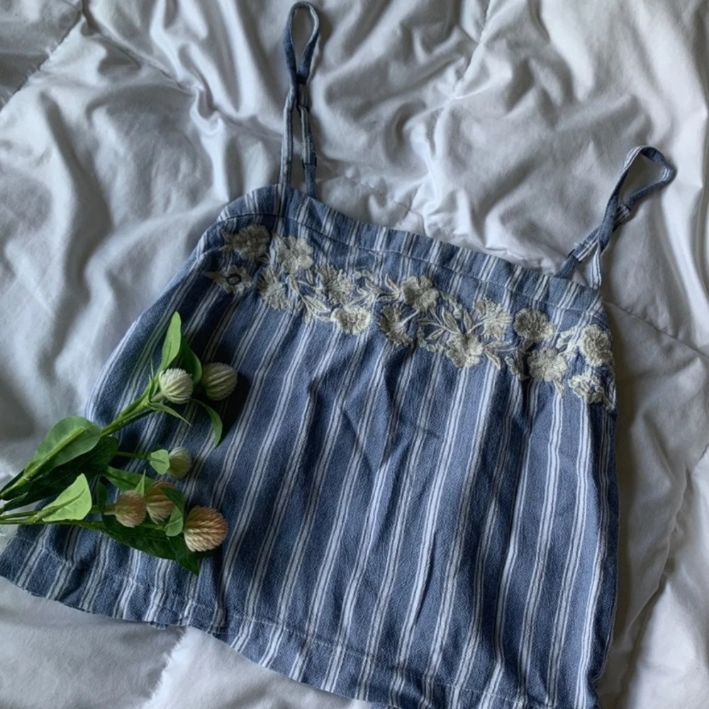 Hollister crop top